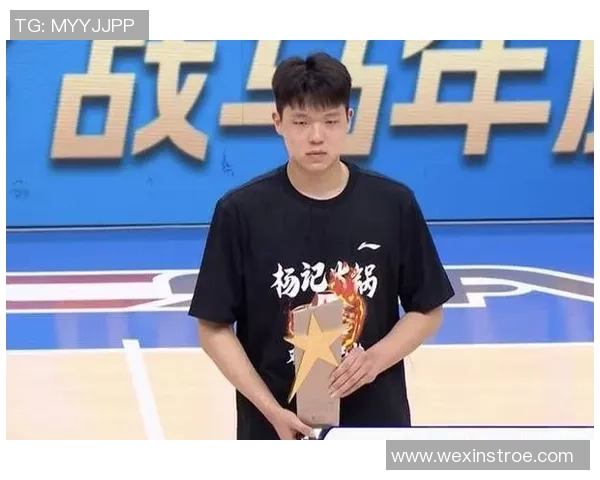 媒体人点评杨瀚森表现上半场精彩下半场失常体能提升任重道远